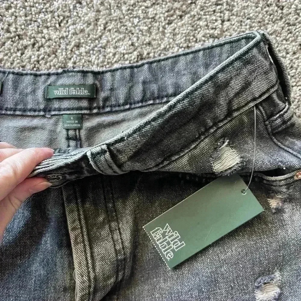 NWT Black Distressed Denim Shorts 🎯 - Picture 5 of 5